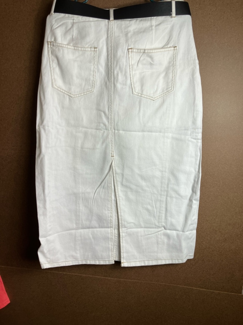 Forever 21 White Cargo Pencil Skirt with Black Belt Accent - Picture 4 of 8
